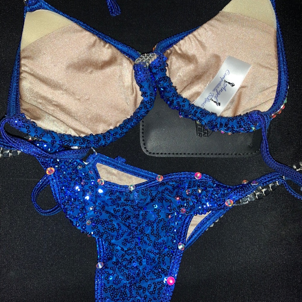 Competition Bikini - Picture 6 of 7